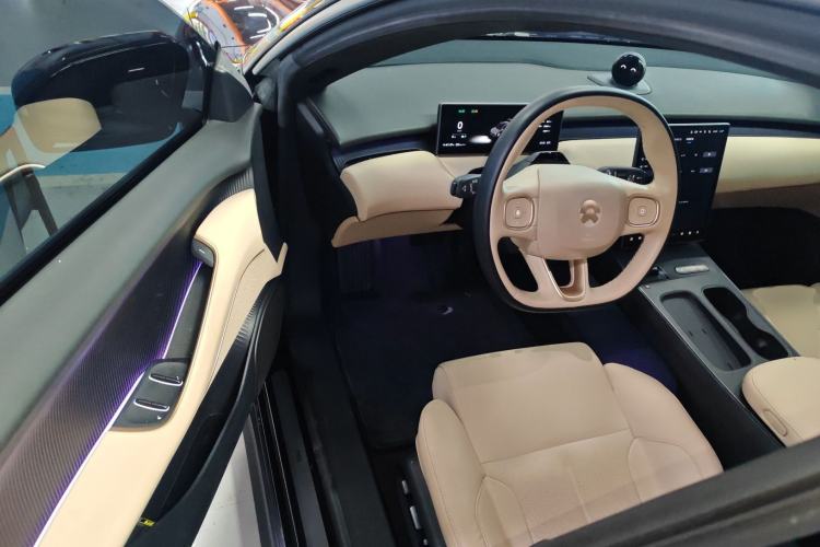 Used Nio ET5 2022 75 kWh Driver Seat
