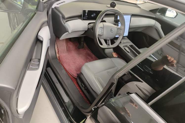 Used Nio ET5 2022 75 kWh Driver Seat