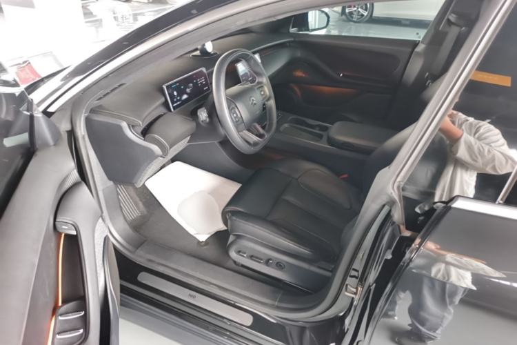 Used Nio ET5 2022 75 kWh Driver Seat