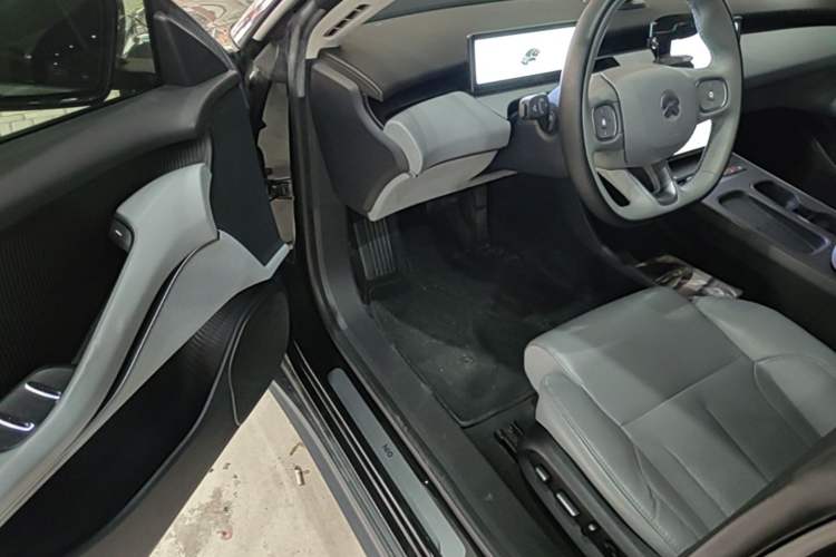Used Nio ET5 2022 75 kWh Driver Seat