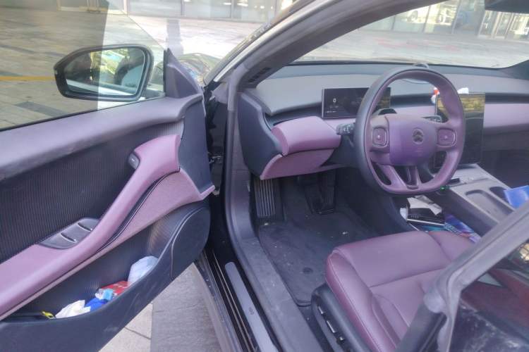 Used Nio ET5 2022 75 kWh Driver Seat
