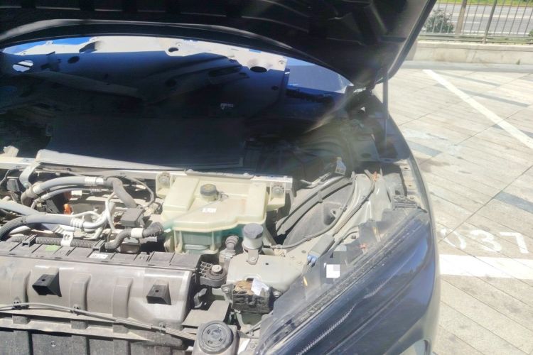 Used Nio ET5 2022 75 kWh Engine Bay Left