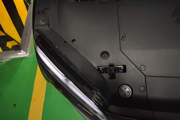 Used Nio ET5 2022 75 kWh Engine Bay Right
