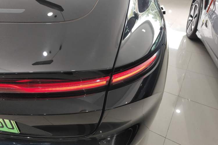 Used Nio ET5 2022 100 kWh Exterior 1