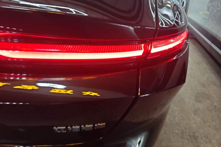 Used Nio ET5 2022 75 kWh Exterior 1