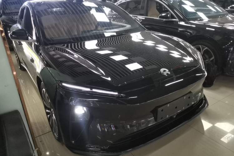 Used Nio ET5 2022 75 kWh Exterior 1