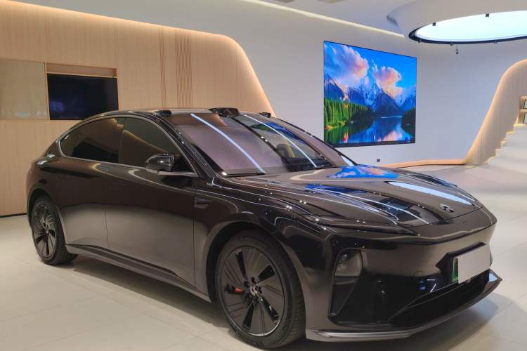 Used Nio ET5 2022 75 kWh Exterior 2