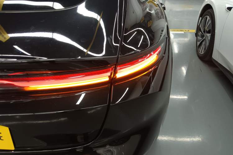 Used Nio ET5 2022 75 kWh Exterior 3