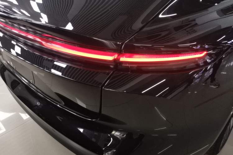 Used Nio ET5 2022 75 kWh Exterior 3