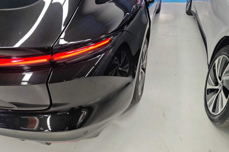 Used Nio ET5 2022 75 kWh Exterior 3