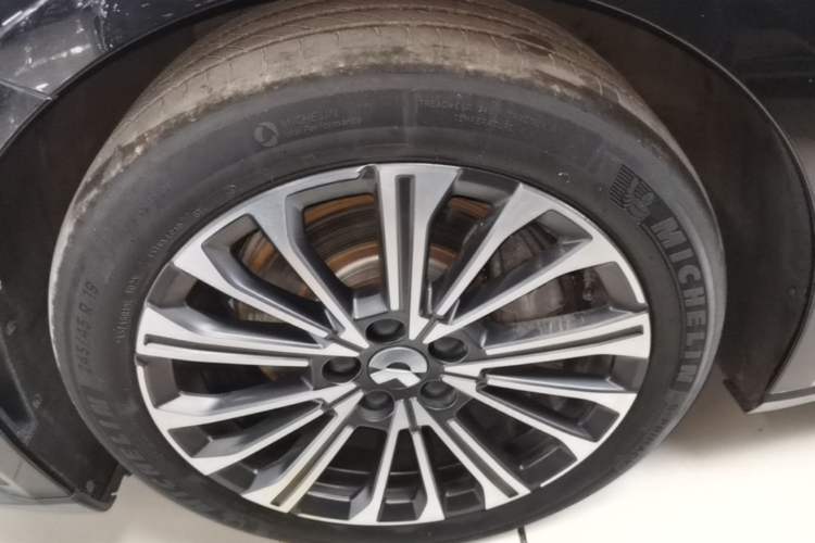 Used Nio ET5 2022 75 kWh Exterior 4