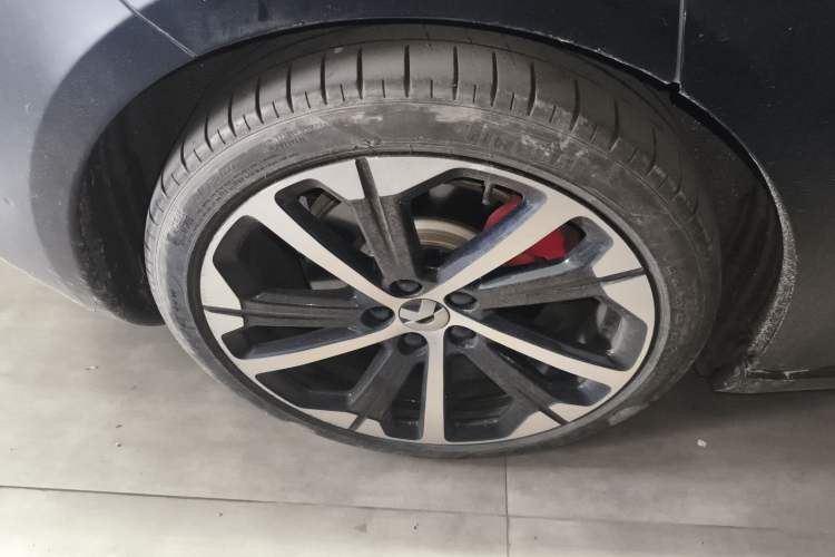 Used Nio ET5 2022 75 kWh Exterior 5