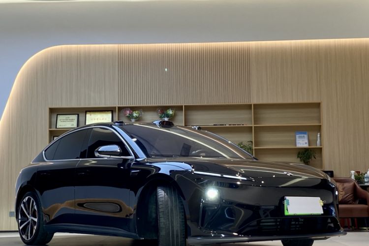 Used Nio ET5 2022 75 kWh Exterior 6