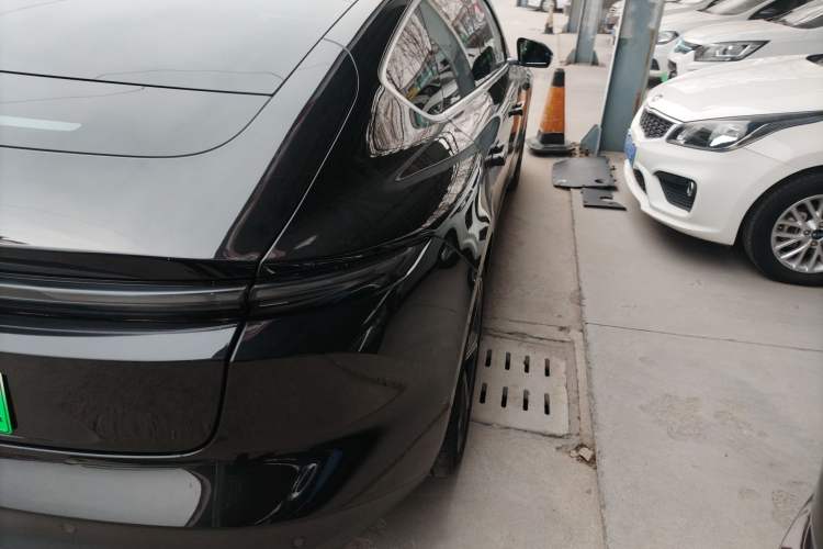 Used Nio ET5 2022 75 kWh Exterior 6