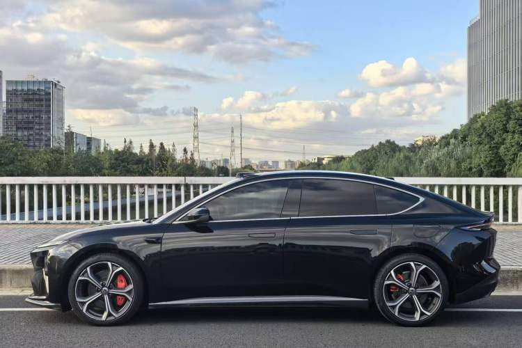 Used Nio ET5 2022 75 kWh Exterior 6