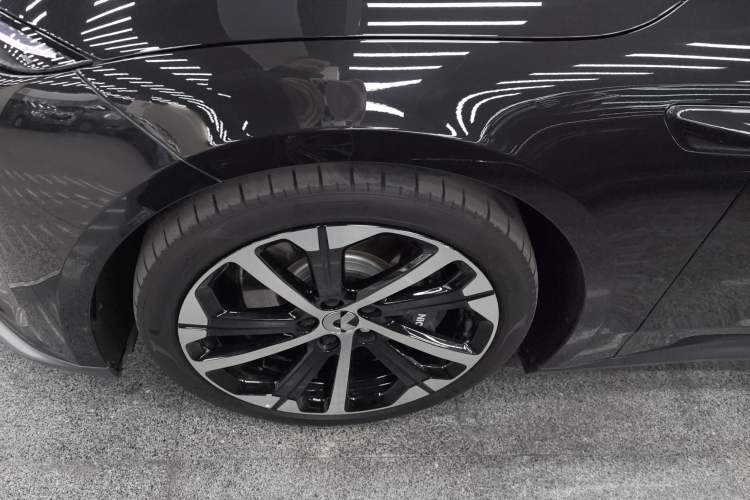 Used Nio ET5 2022 75 kWh Exterior 7