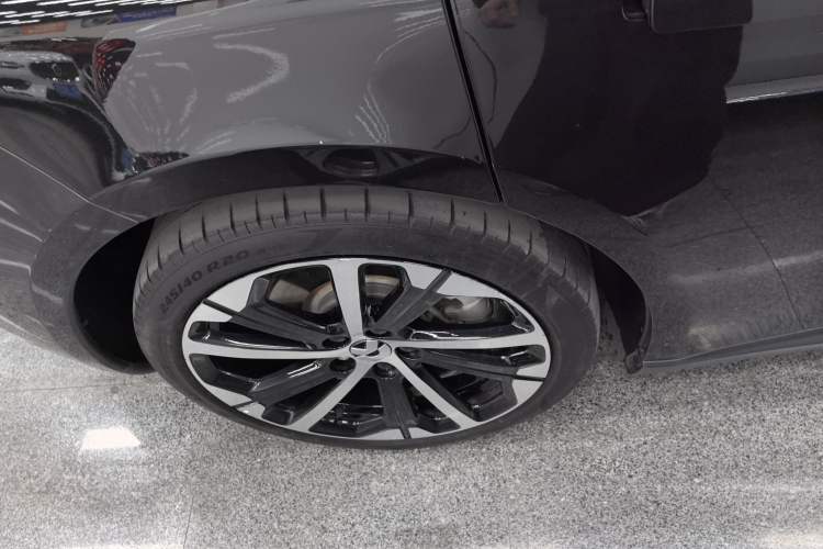 Used Nio ET5 2022 75 kWh Exterior 8