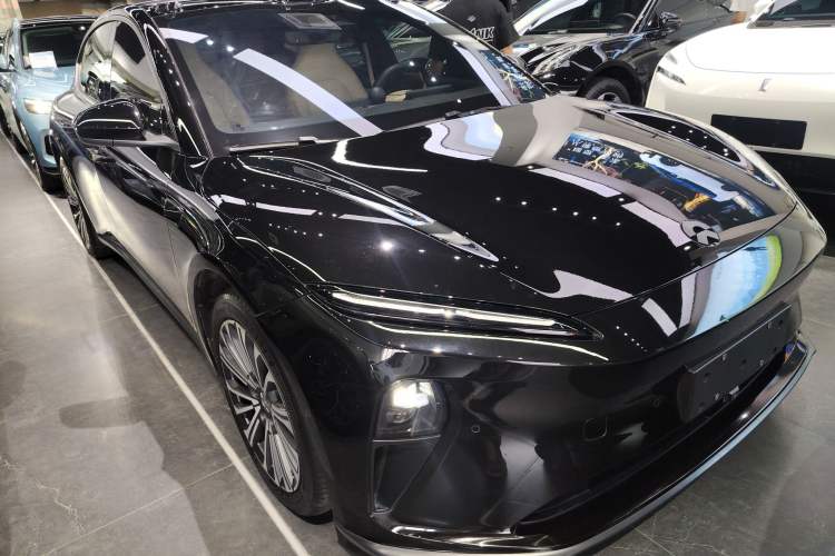 Used Nio ET5 2022 75 kWh Front Right 45 Deg