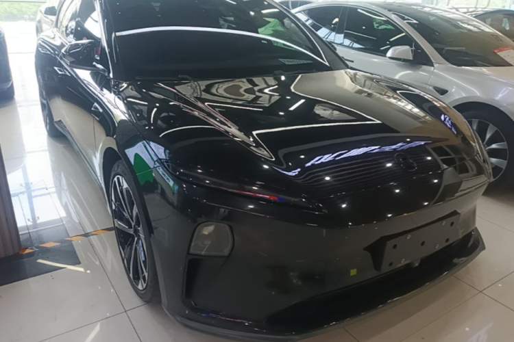 Used Nio ET5 2022 75 kWh Front Right 45 Deg