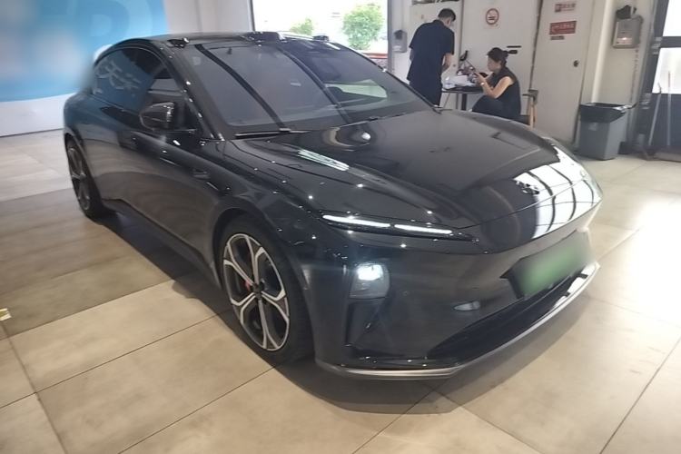 Used Nio ET5 2022 75 kWh Front Right 45 Deg