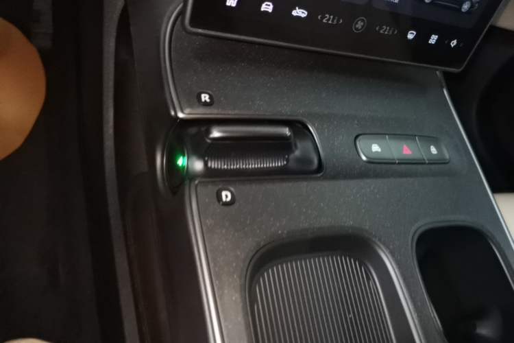 Used Nio ET5 2022 75 kWh Gear Lever