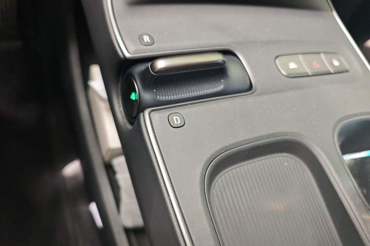 Used Nio ET5 2022 75 kWh Gear Lever