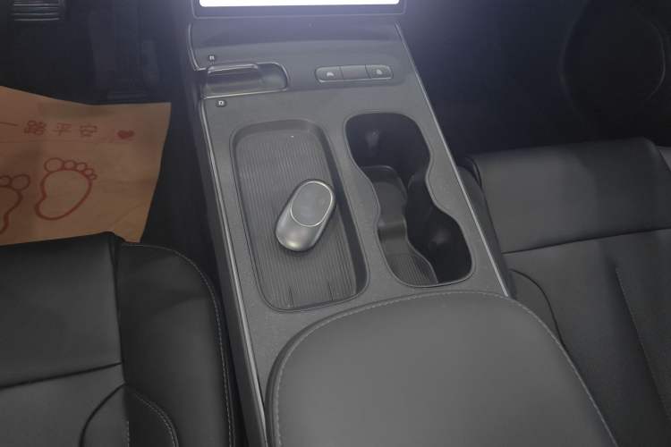 Used Nio ET5 2022 75 kWh Gear Lever
