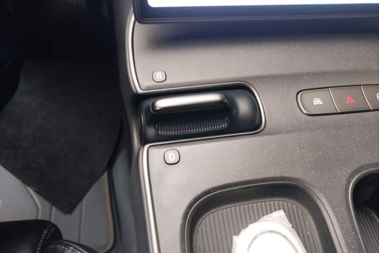Used Nio ET5 2022 75 kWh Gear Lever