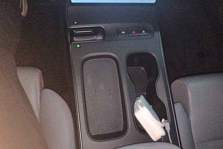 Used Nio ET5 2022 75 kWh Gear Lever