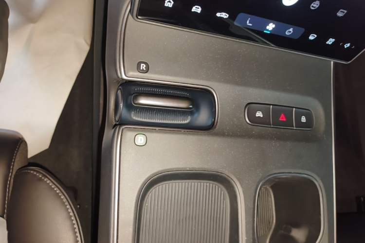 Used Nio ET5 2022 75 kWh Gear Lever
