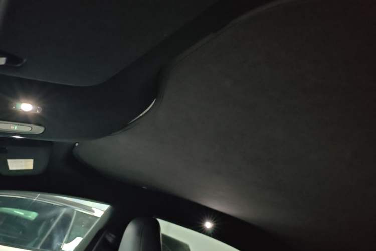 Used Nio ET5 2022 75 kWh Headliner