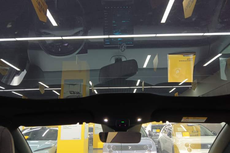 Used Nio ET5 2022 75 kWh Headliner