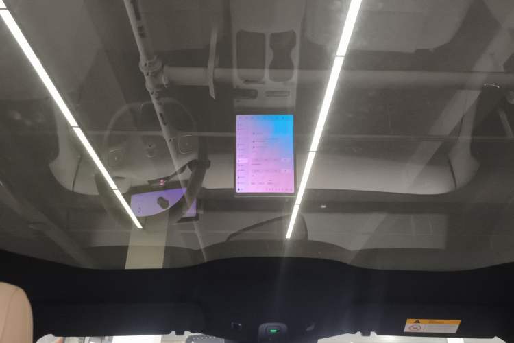Used Nio ET5 2022 75 kWh Headliner