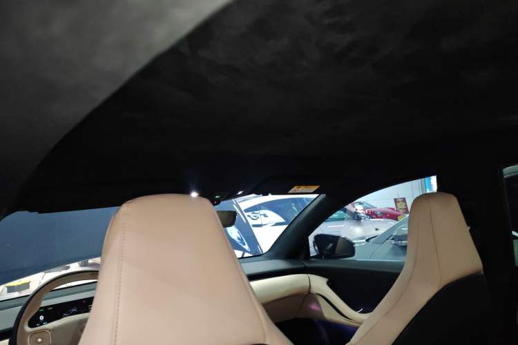 Used Nio ET5 2022 75 kWh Headliner