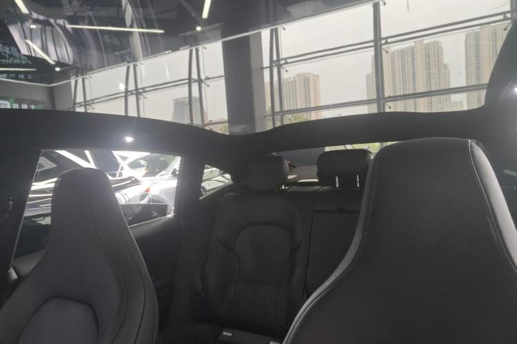 Used Nio ET5 2022 75 kWh Headliner