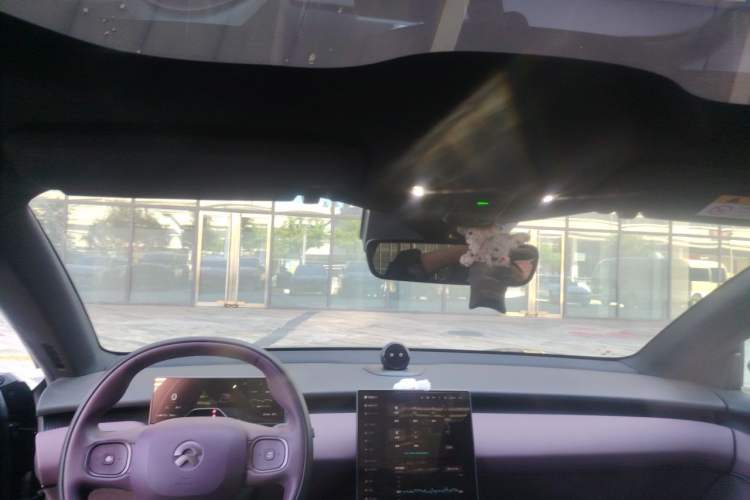 Used Nio ET5 2022 75 kWh Headliner