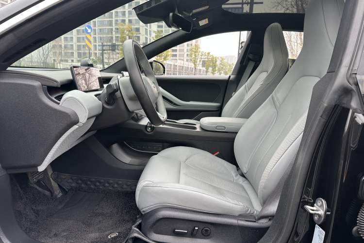 Used Nio ET5 2022 75 kWh Interior 1