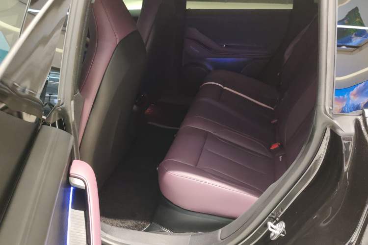 Used Nio ET5 2022 75 kWh Interior 1