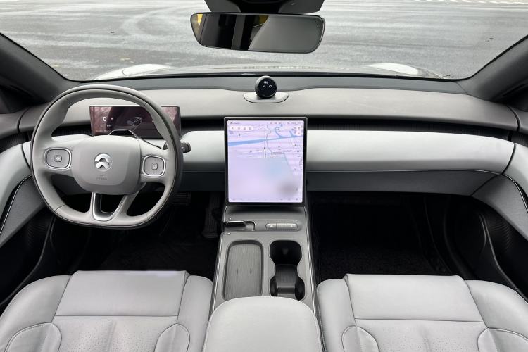 Used Nio ET5 2022 75 kWh Interior 2