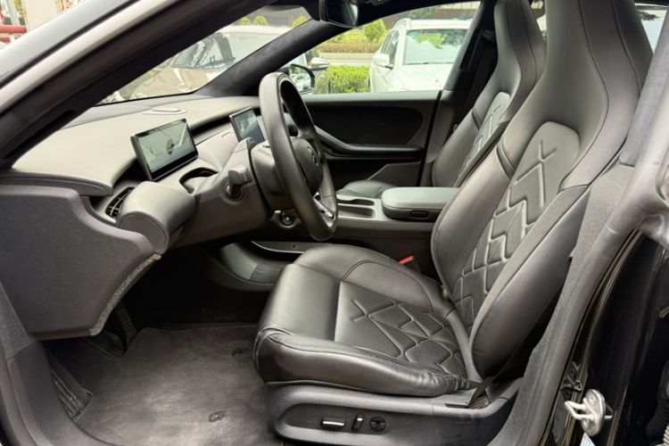 Used Nio ET5 2022 100 kWh Interior 2
