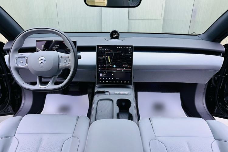 Used Nio ET5 2022 75 kWh Interior 3