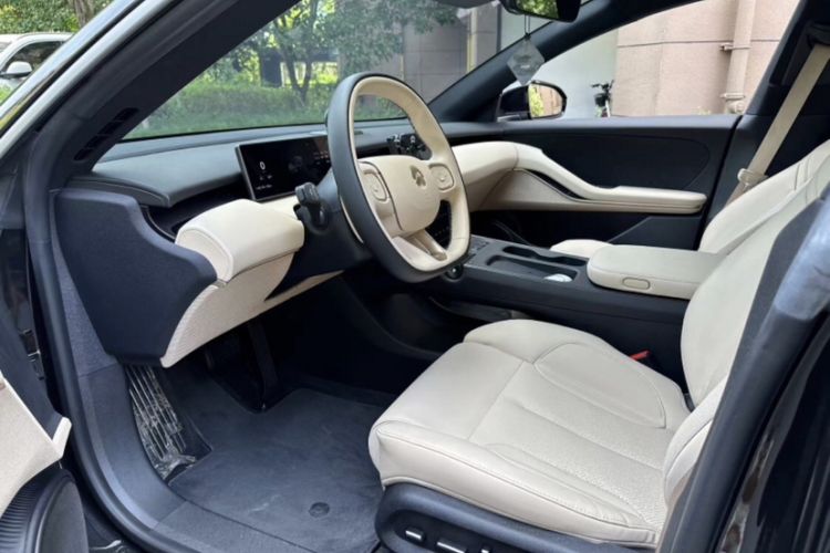Used Nio ET5 2022 75 kWh Interior 3