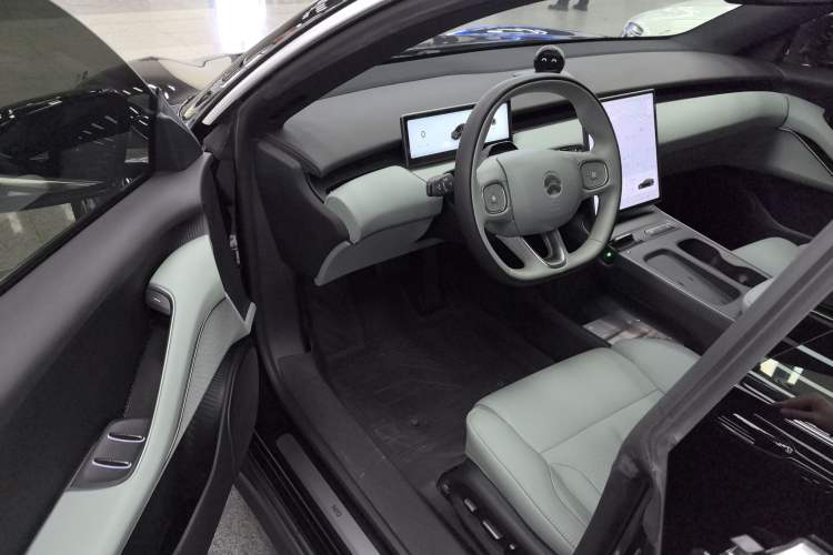 Used Nio ET5 2022 75 kWh Interior 3