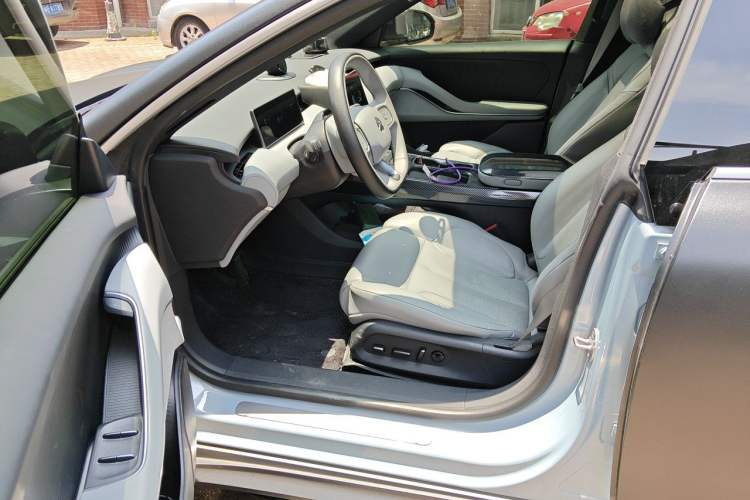 Used Nio ET5 2022 75 kWh Interior 3