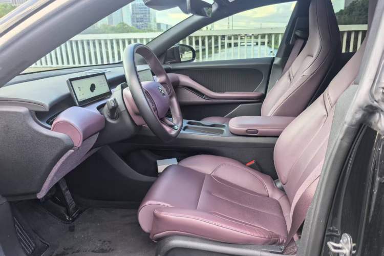 Used Nio ET5 2022 75 kWh Interior 4