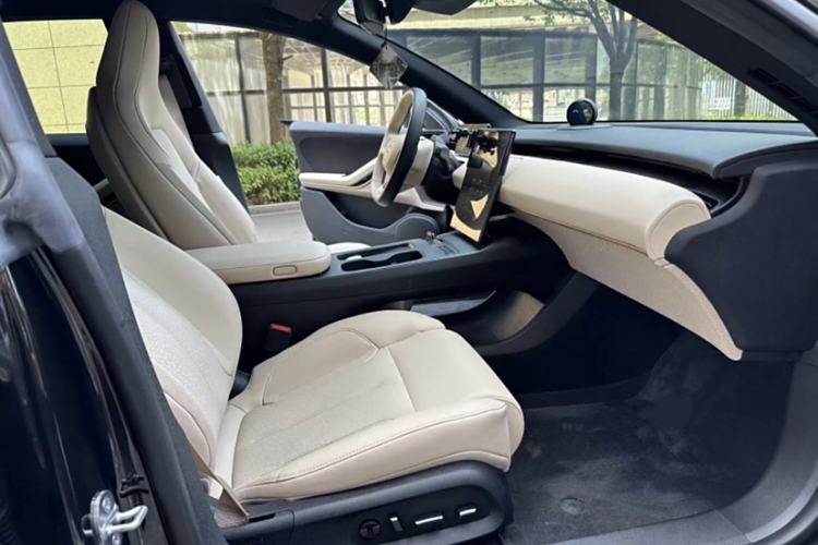 Used Nio ET5 2022 75 kWh Interior 5