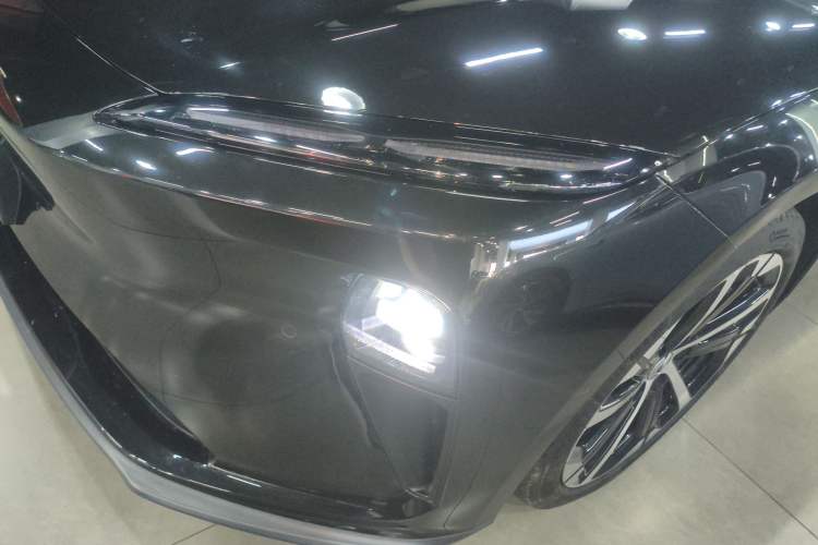 Used Nio ET5 2022 75 kWh Left Front Headlight