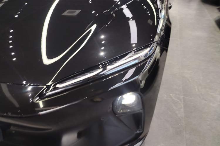 Used Nio ET5 2022 75 kWh Left Front Headlight