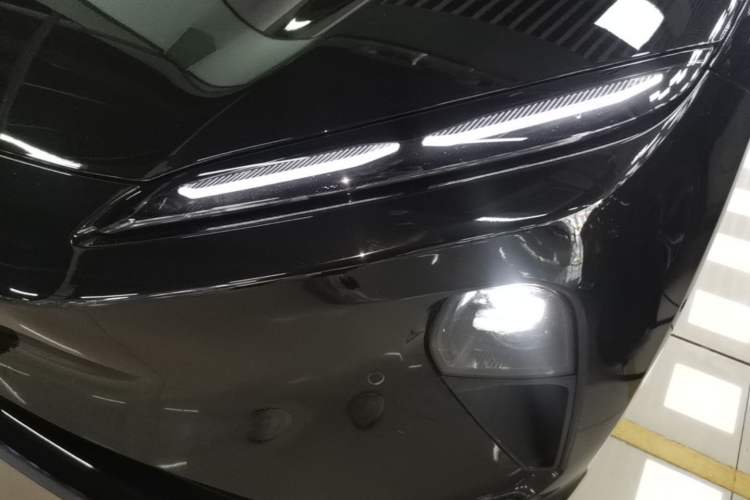 Used Nio ET5 2022 75 kWh Left Front Headlight