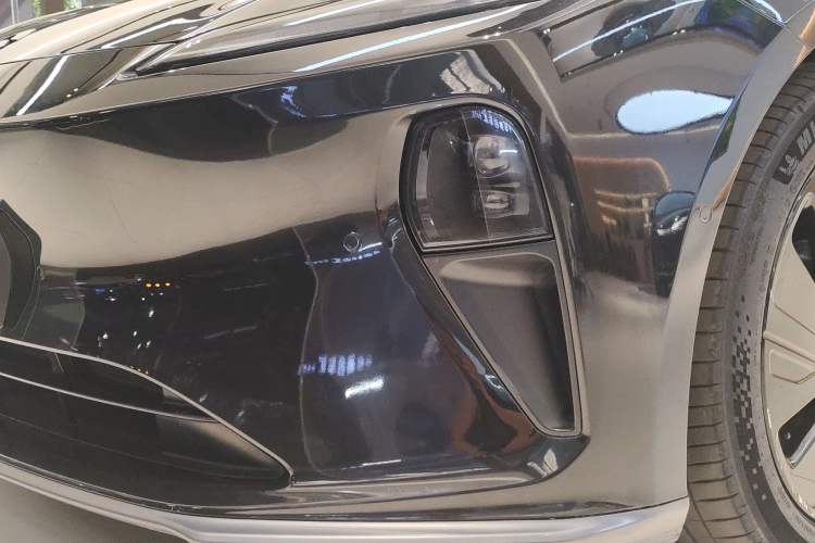 Used Nio ET5 2022 75 kWh Left Front Headlight